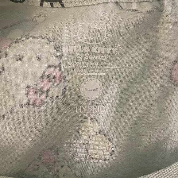 NWOT Sanrio Hello Kitty Graphic T-Shirt, Size Large - Picture 3 of 4